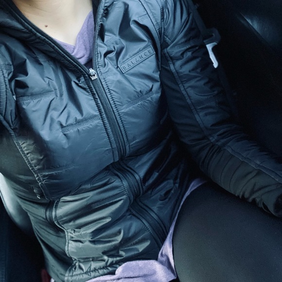 Balance Athletica Summit Jacket in Midnight - Picture 12 of 13